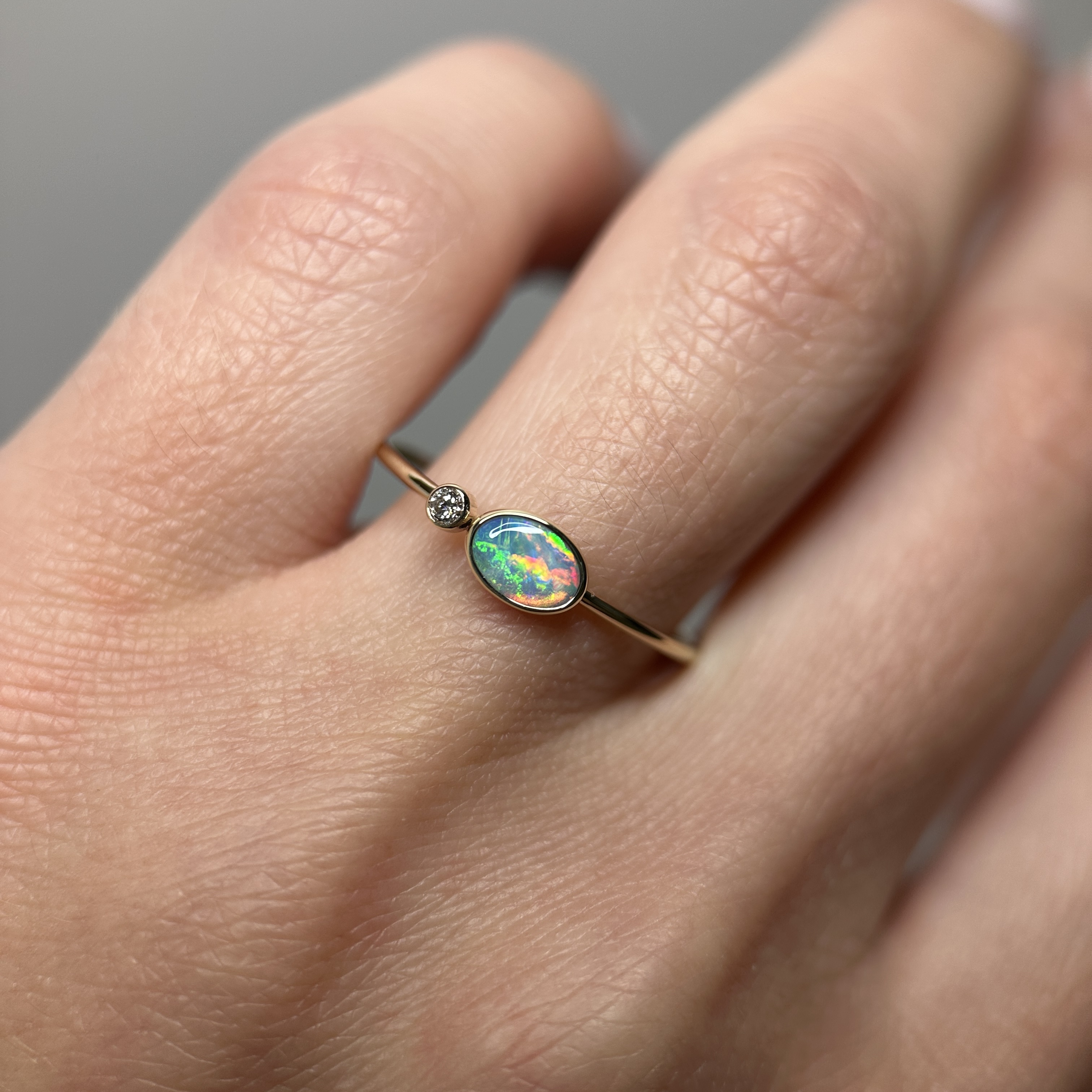 14K Yellow gold ring with Australian Opal and Diamond - Image 2
