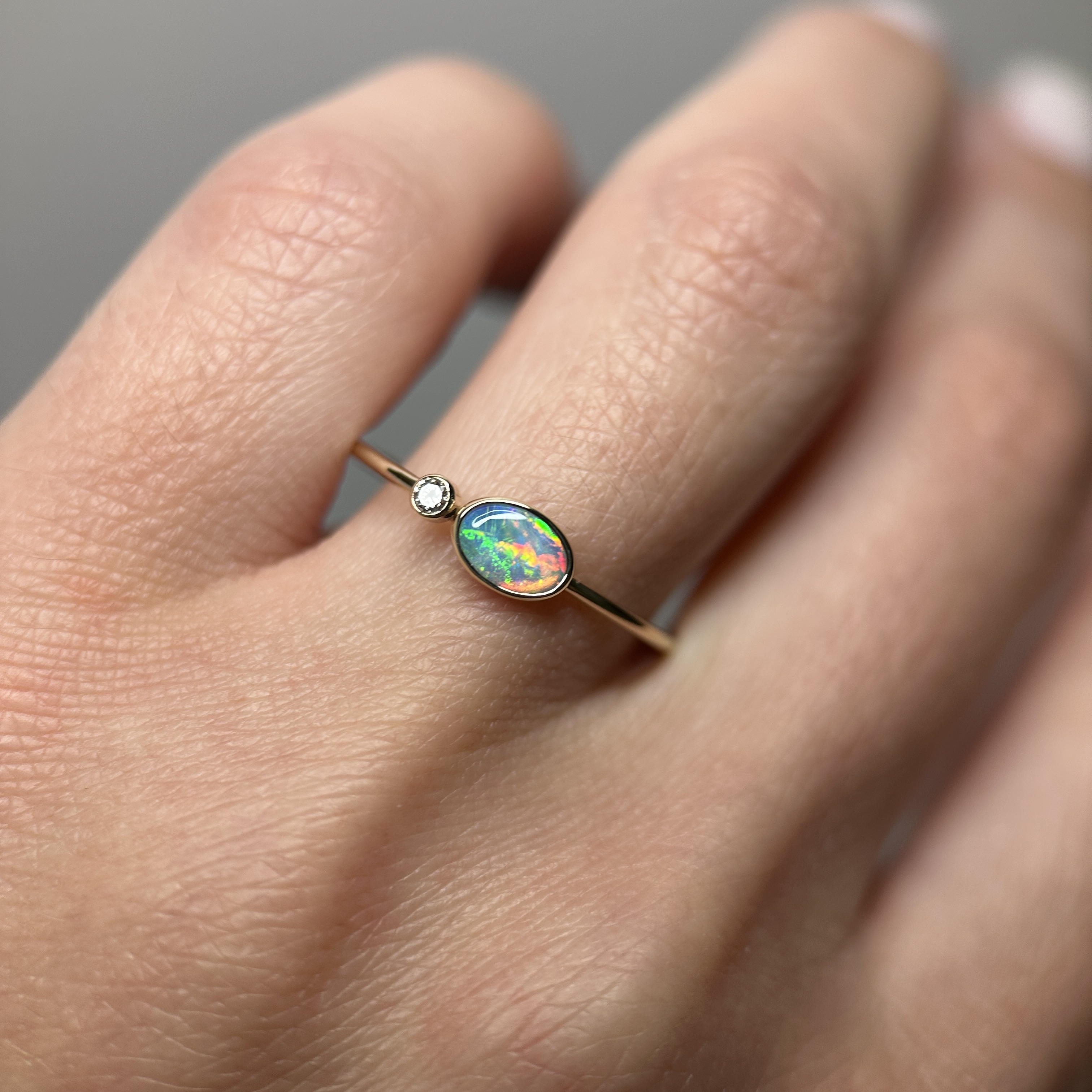14K Yellow gold ring with Australian Opal and Diamond - Image 3