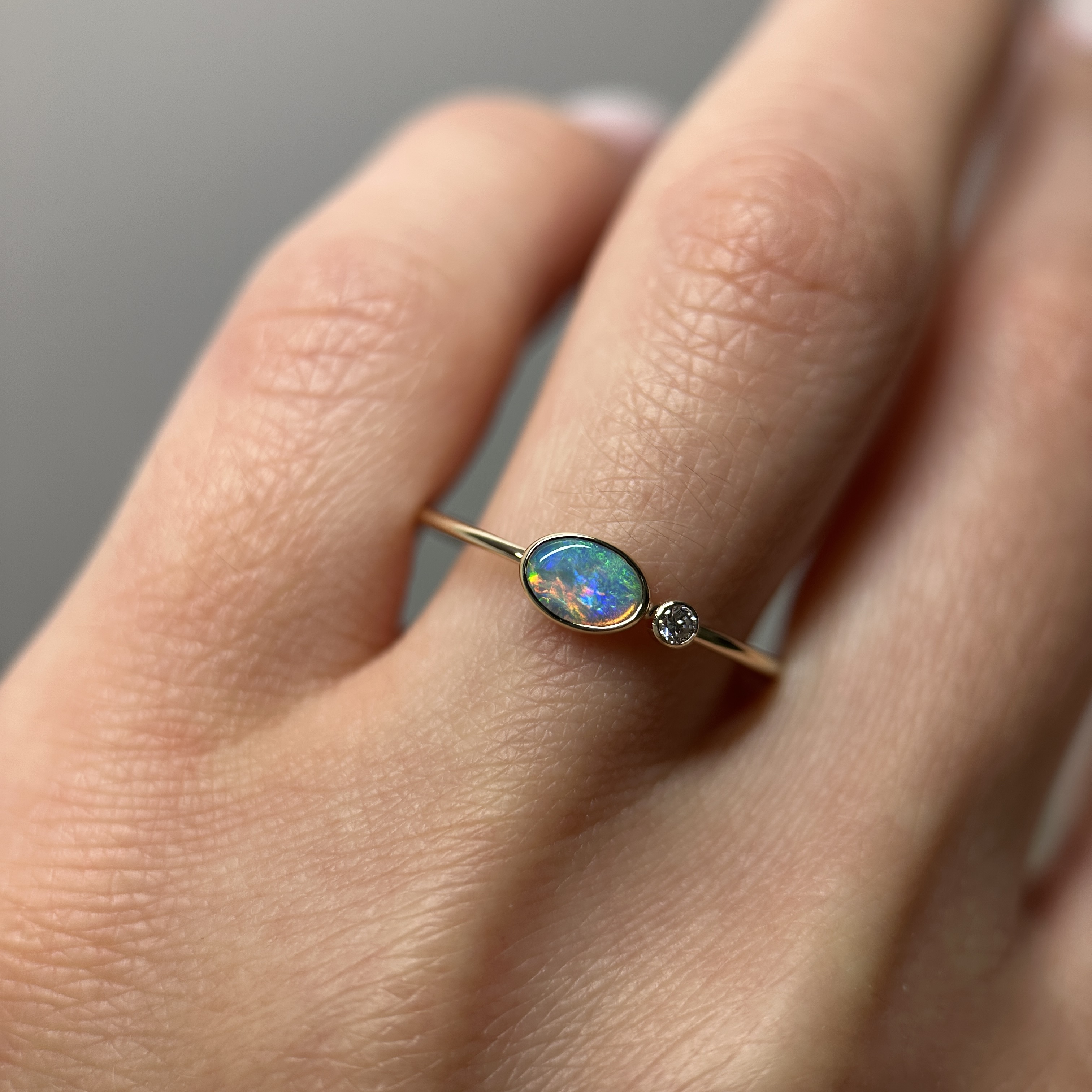 14K Yellow gold ring with Australian Opal and Diamond - Image 4