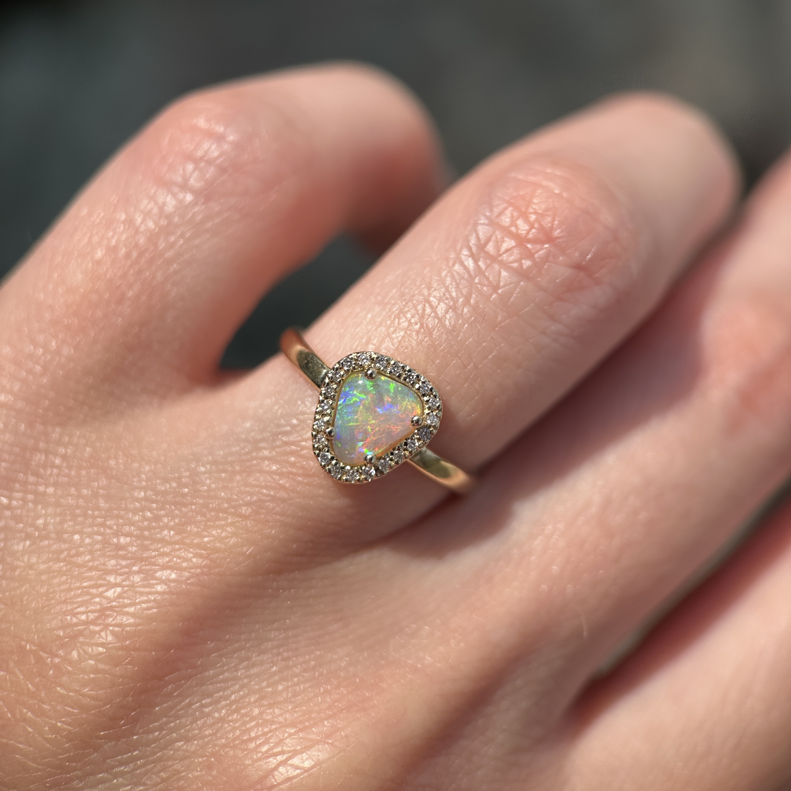 14K Yellow gold ring with Australian Opal and Diamonds SZ 5.5 - Image 2