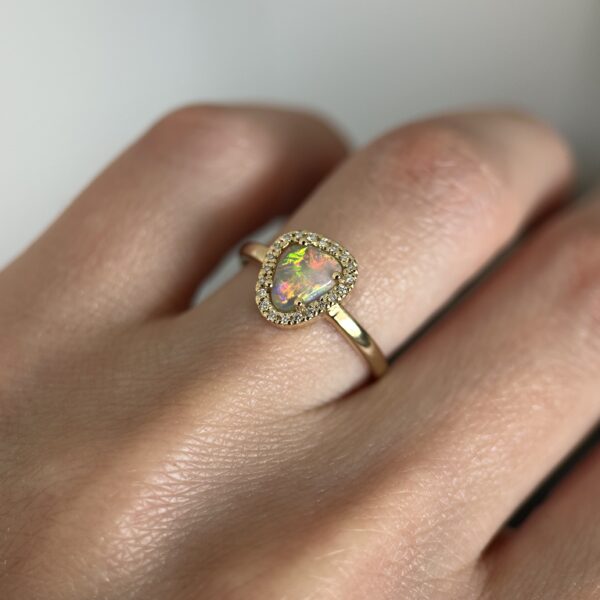 14K Yellow gold ring with Australian Opal and Diamonds SZ 5.5