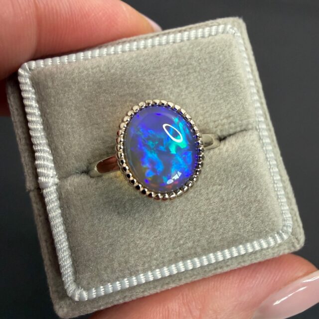 Custom-made 14K White gold ring with Australian crystal opal 💜 {NFS}