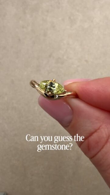 The Caia Mini ring with marquise shaped gemstone ✨