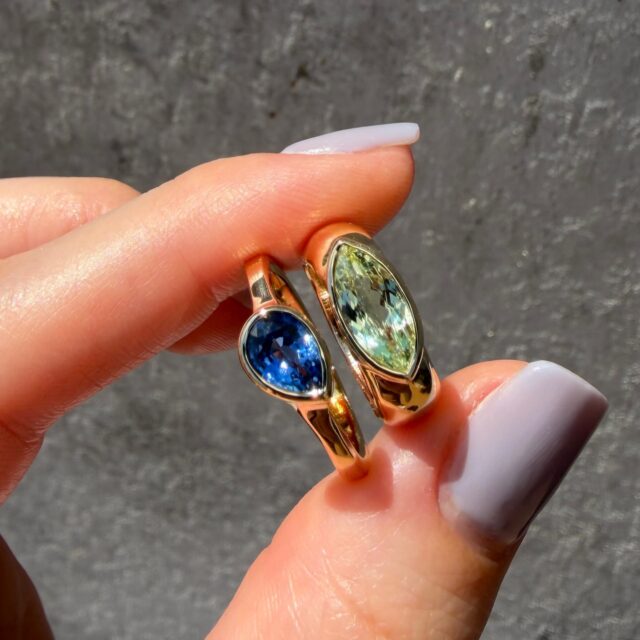 14K Yellow gold rings with Cornflower blue sapphire and chrysoberyl ✨ Available on our website