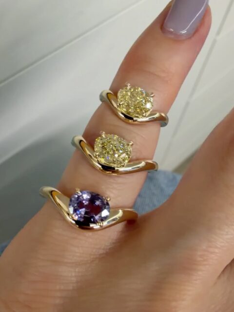Recent custom orders: Fancy light yellow diamond Mini Caia, Yellow Y-Z diamond Mini Caia, Color change sapphire and diamond Caia ring set ✨ DM to order yours