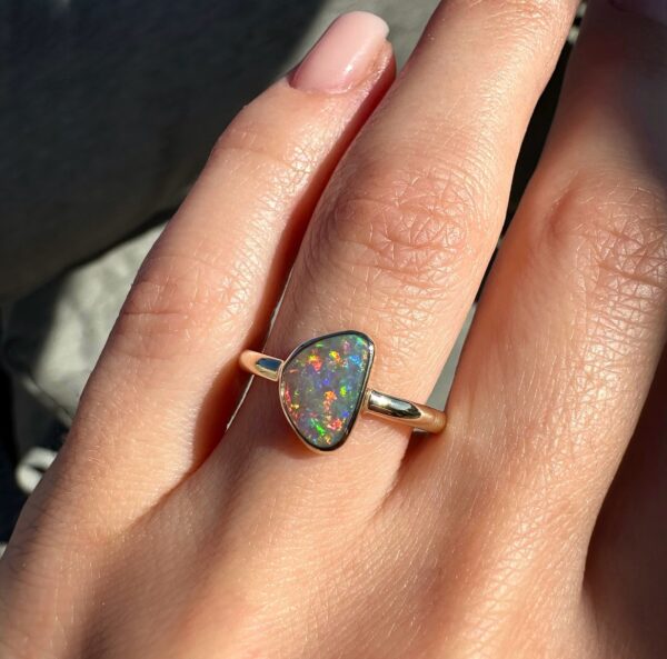 14K Yellow gold ring with Australian Crystal Opal SZ 7.25