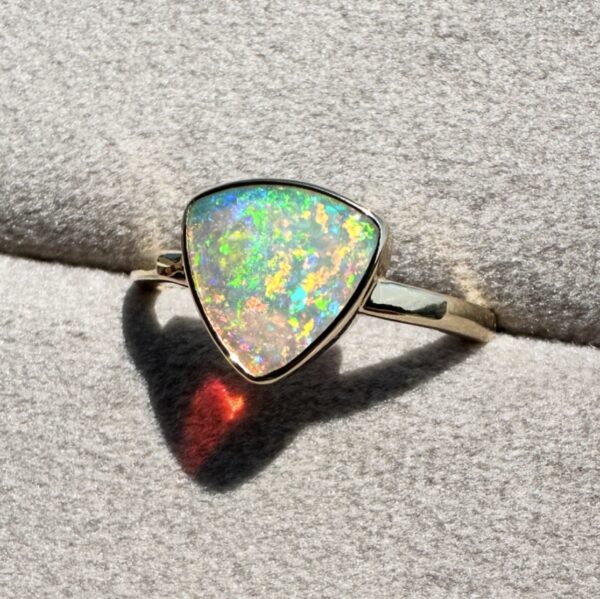 14K Yellow gold ring with Australian Crystal Opal SZ 7