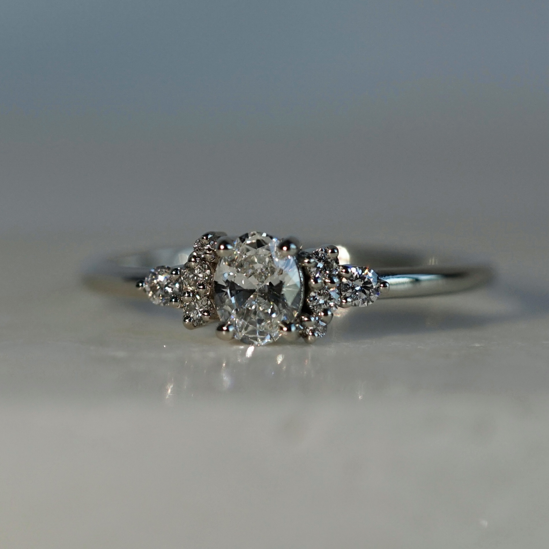 14K White gold Diamond Dew Ring SZ 7