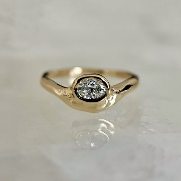14K Molten Yellow Gold ring with Diamond SZ 4.25