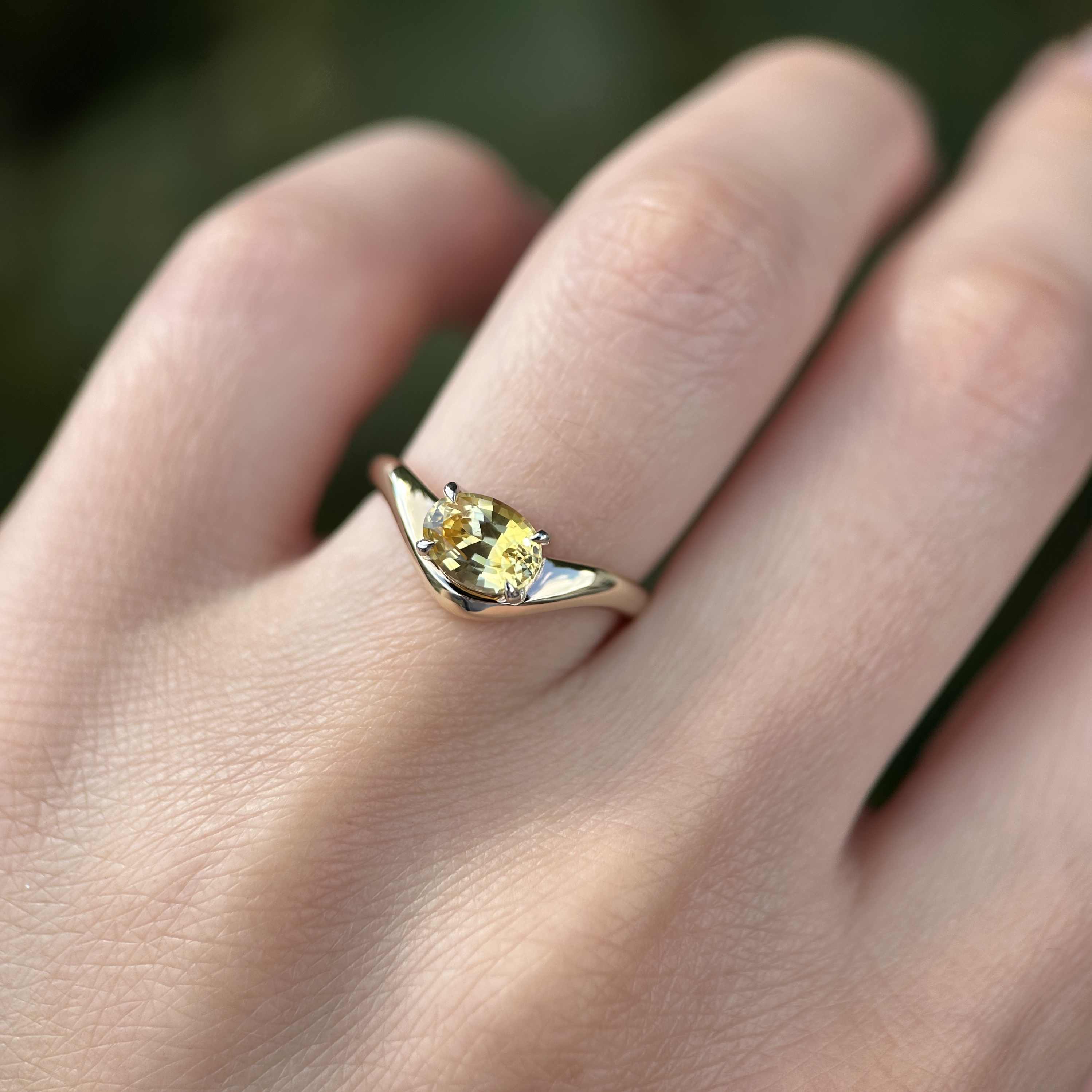 14K Yellow and White Gold Caia ring with Yellow Sapphire SZ 5 - Image 3