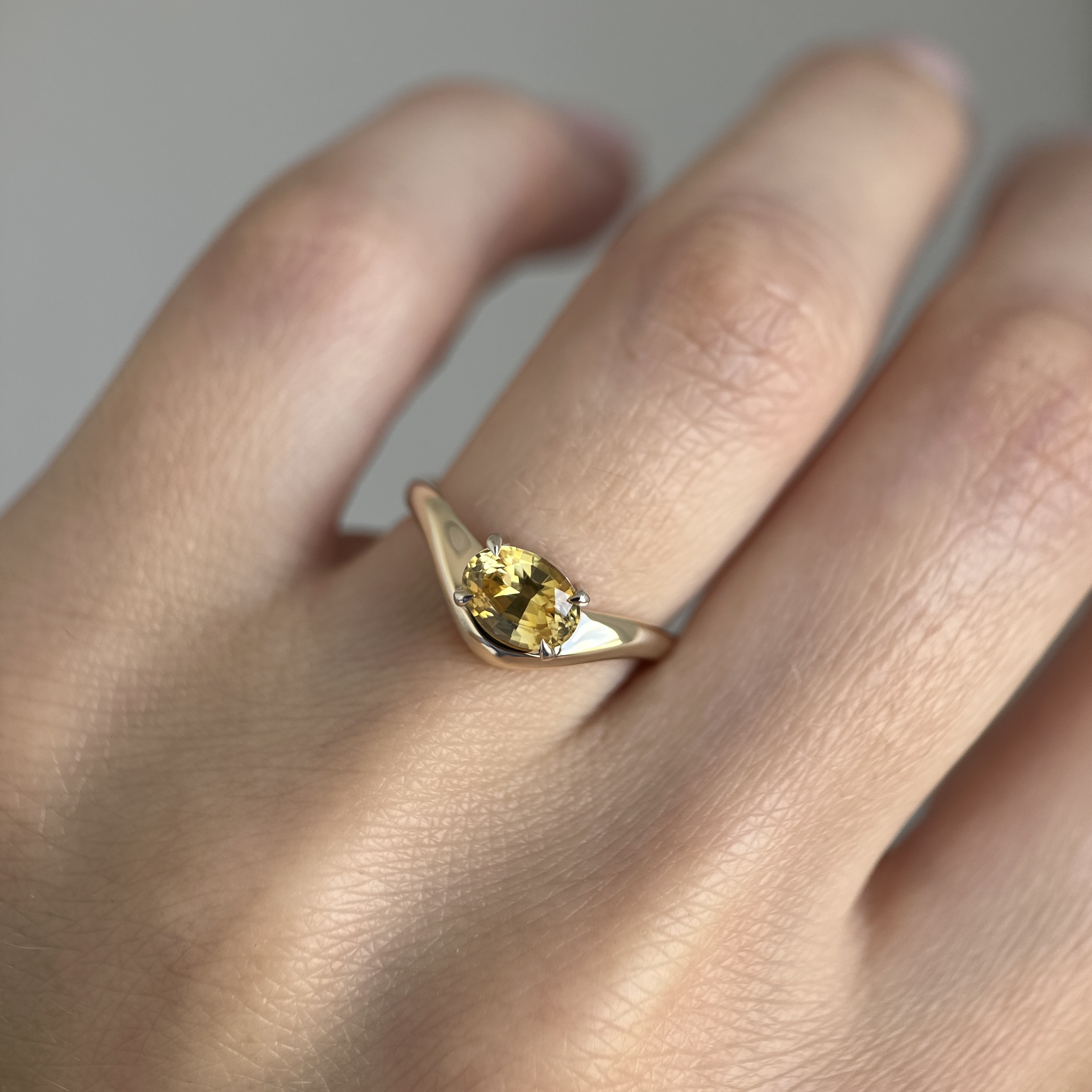 14K Yellow and White Gold Caia ring with Yellow Sapphire SZ 5 - Image 10