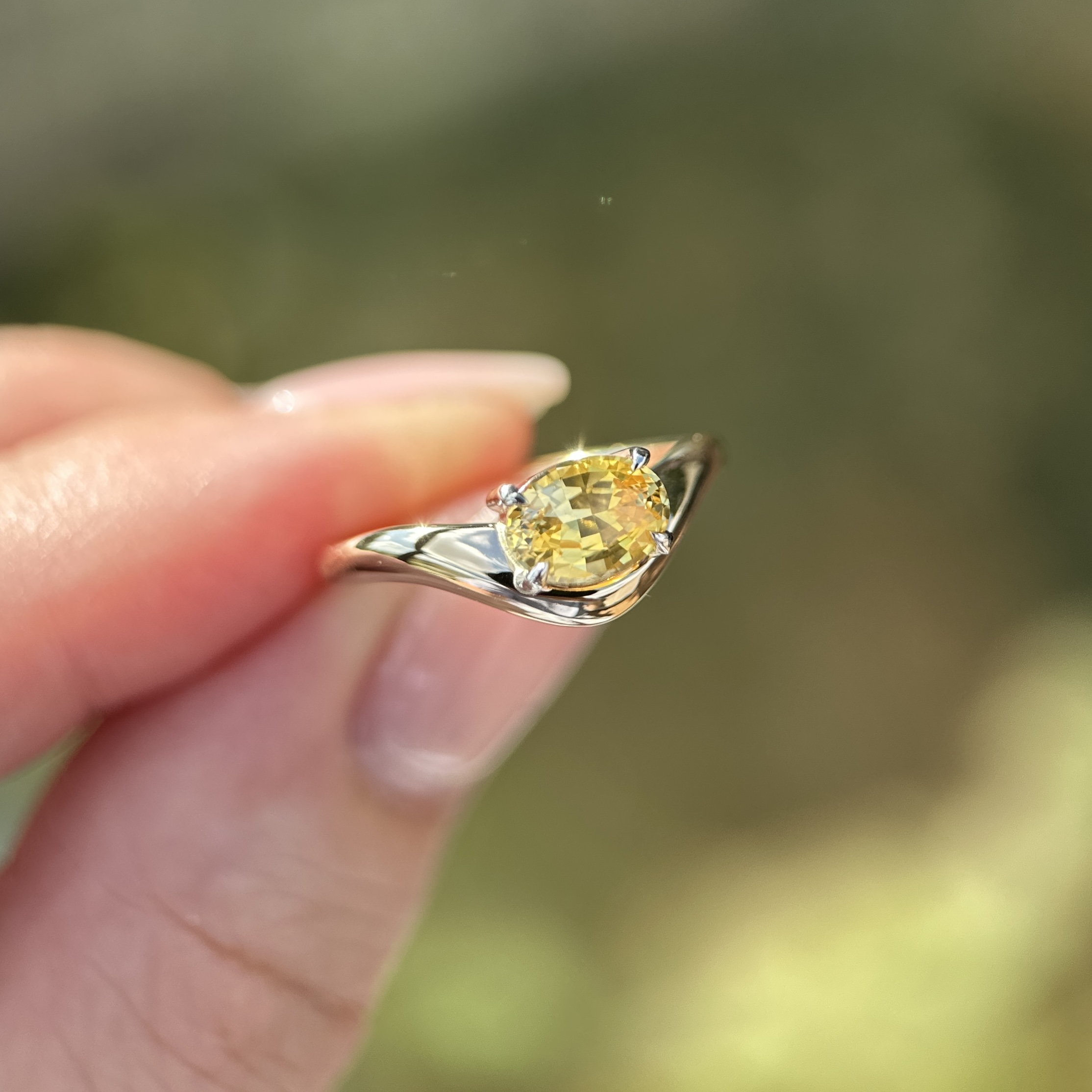 14K Yellow and White Gold Caia ring with Yellow Sapphire SZ 5 - Image 2