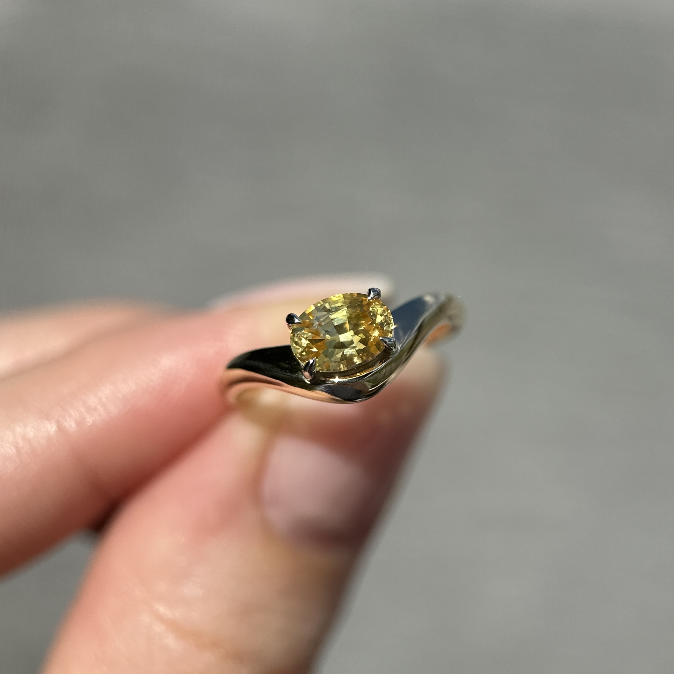 14K Yellow and White Gold Caia ring with Yellow Sapphire SZ 5 - Image 9