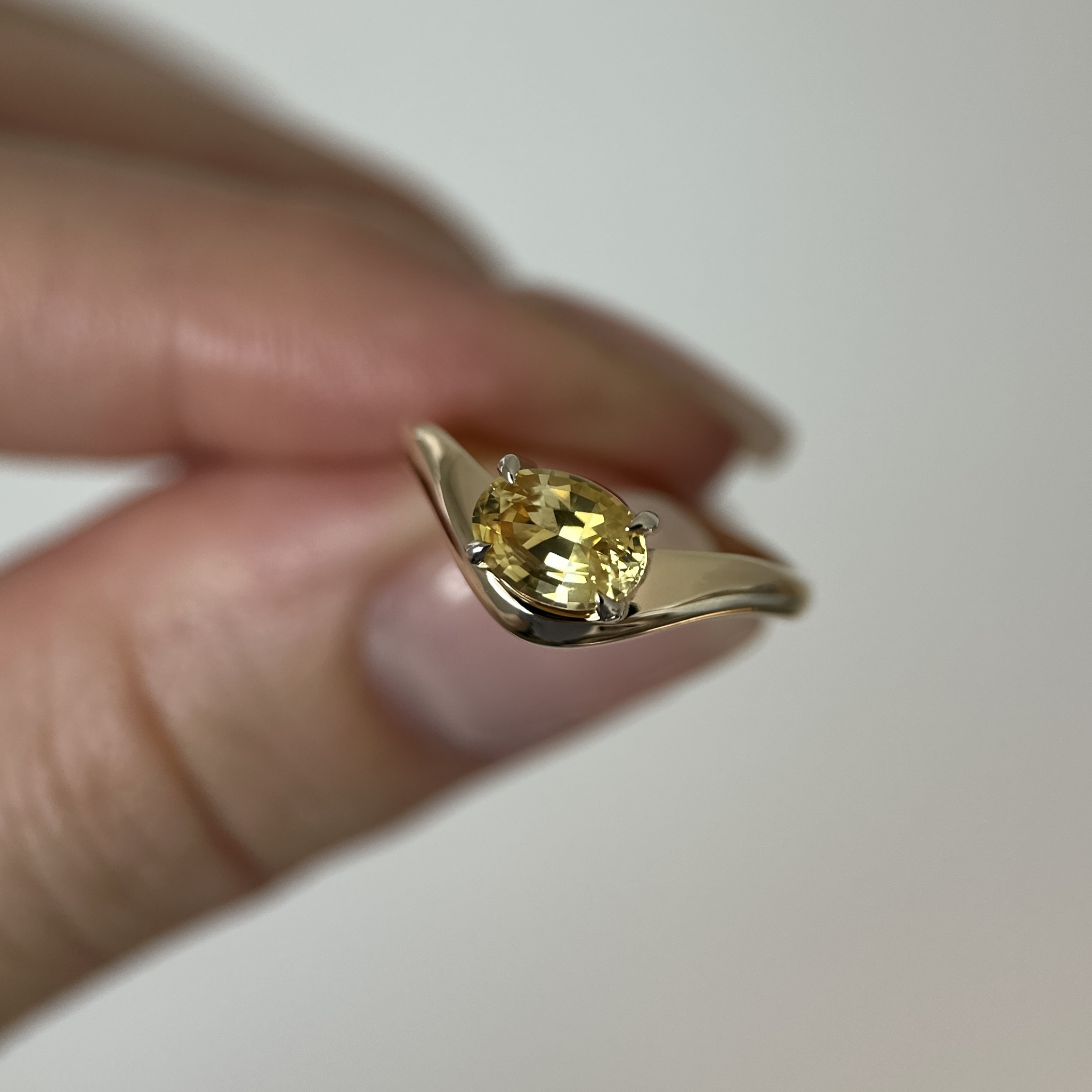 14K Yellow and White Gold Caia ring with Yellow Sapphire SZ 5 - Image 16