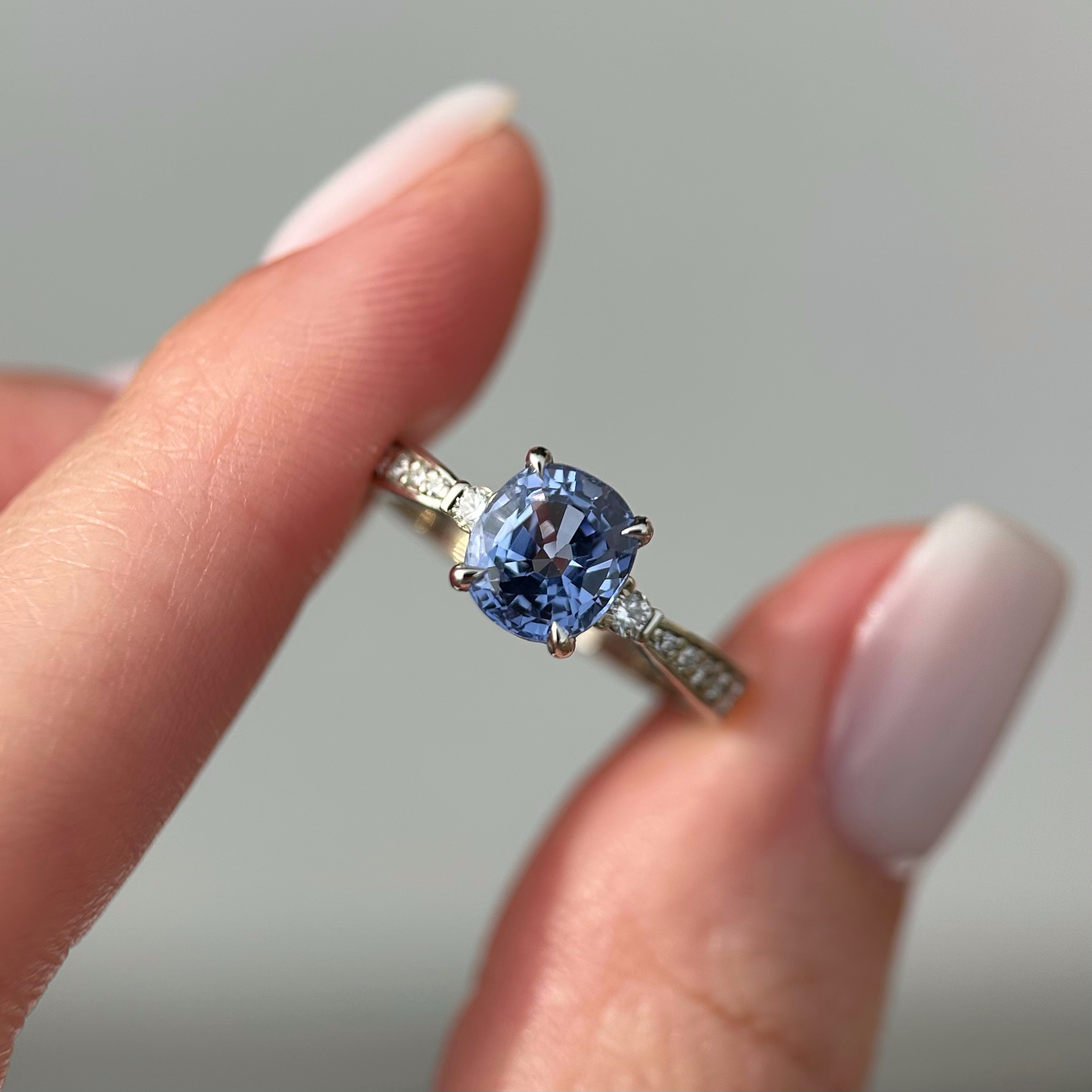 14K White Gold Aria ring with Blue Sapphire & Diamonds SZ 5 - Image 12