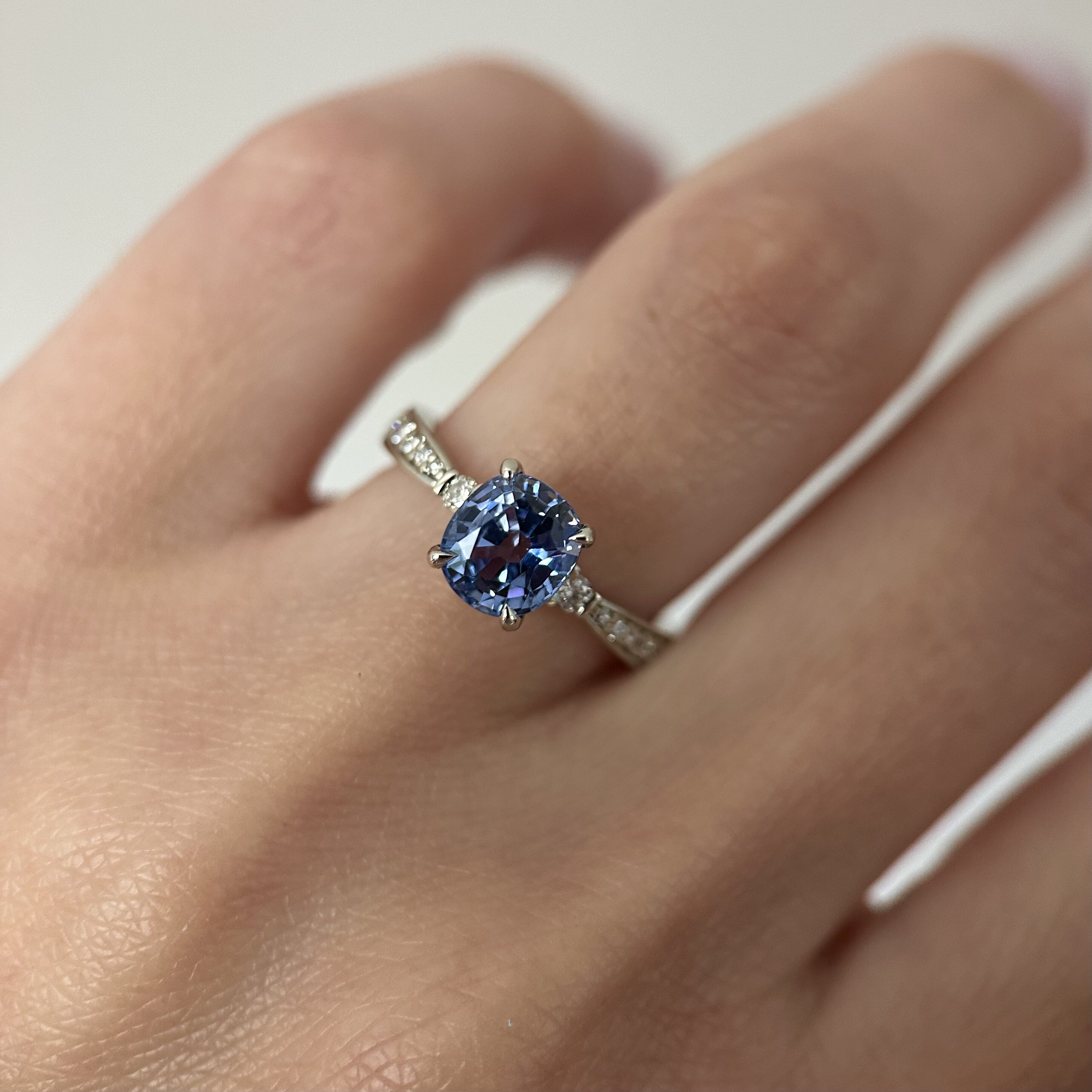 14K White Gold Aria ring with Blue Sapphire & Diamonds SZ 5 - Image 2