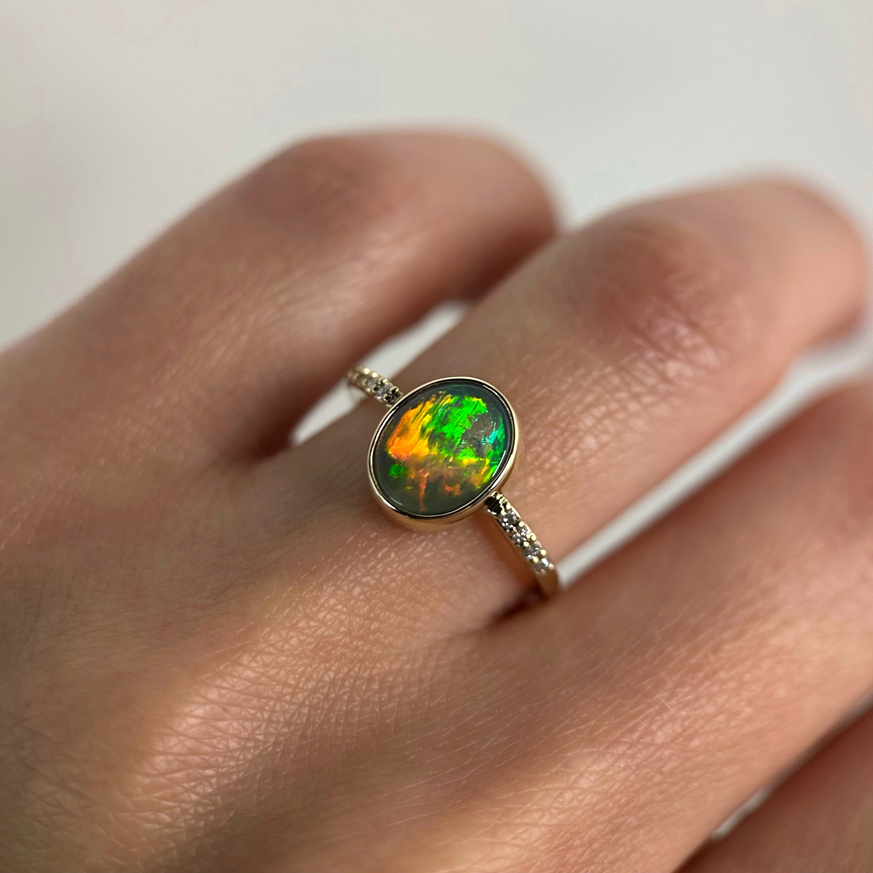 14K Yellow gold ring with Australian Crystal Opal and Diamonds SZ 5.25