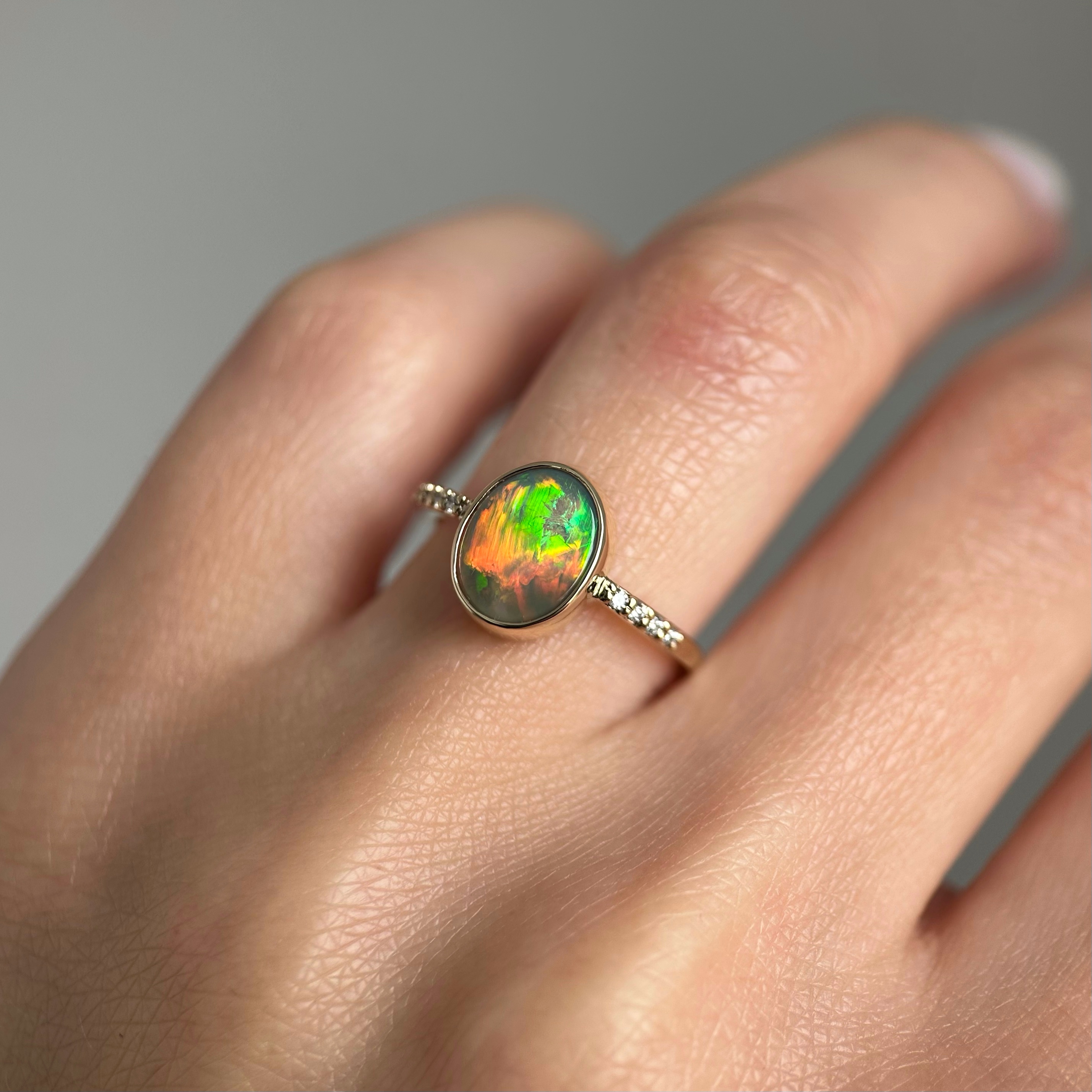 14K Yellow gold ring with Australian Crystal Opal and Diamonds SZ 5.25 - Image 4