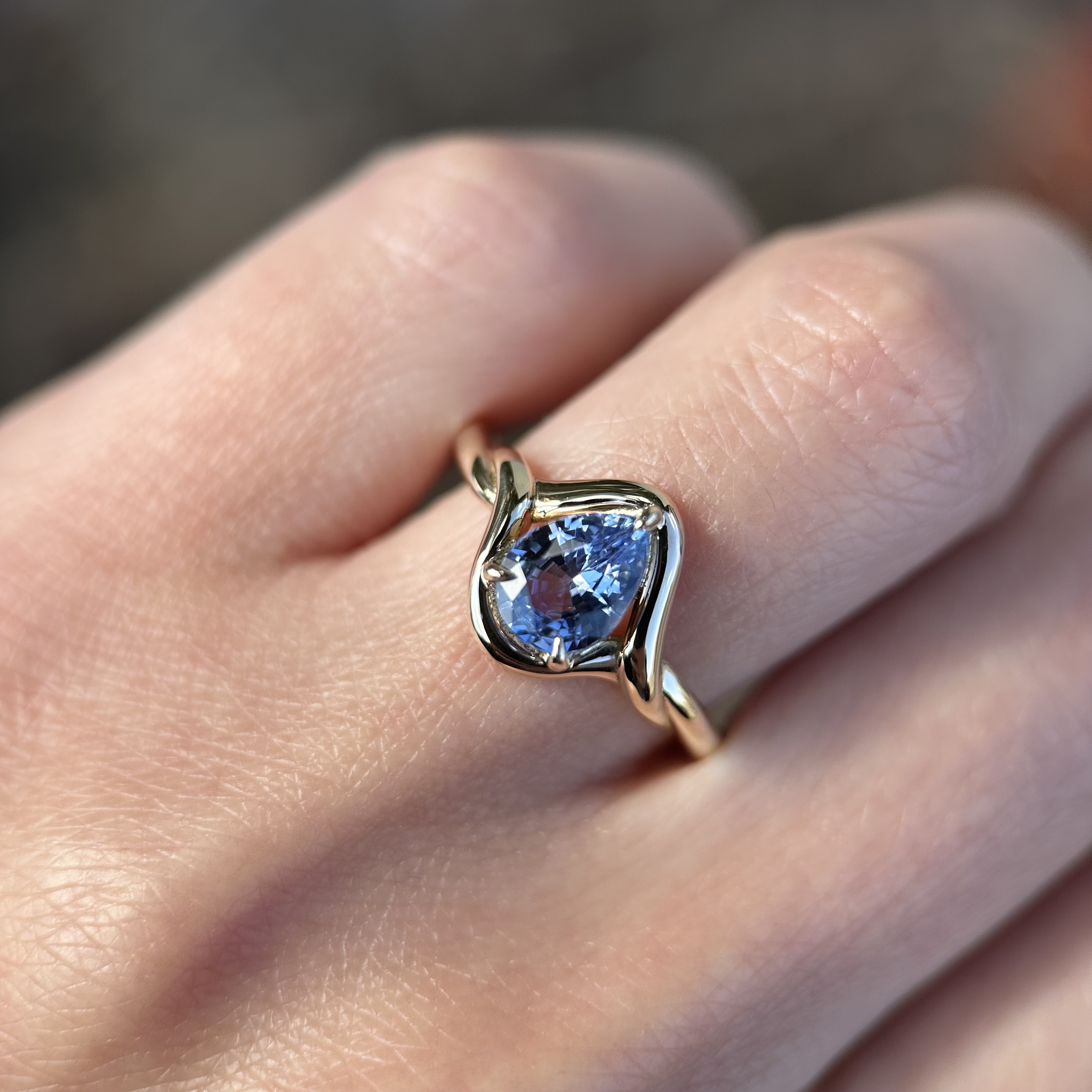 14K Yellow Gold Aila ring with Blue Sapphire SZ 6.75 - Image 4