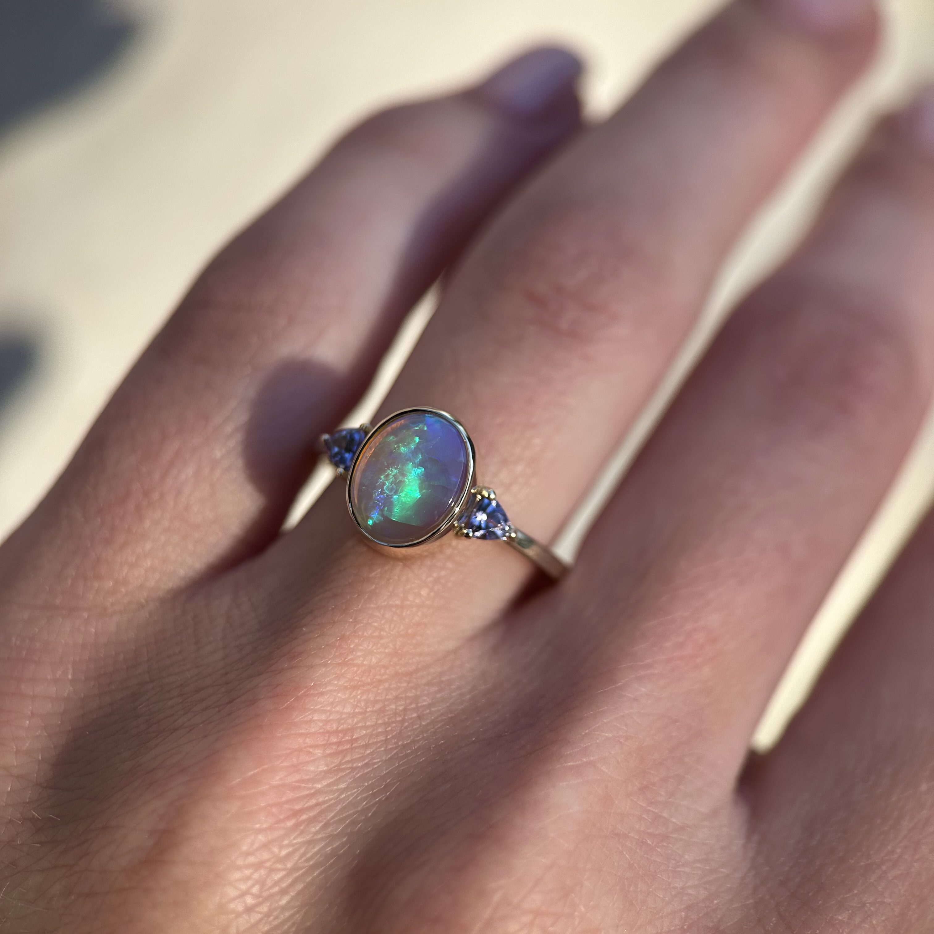 14K Yellow gold ring with Australian Crystal Opal and Tanzanites SZ 7 - Image 3