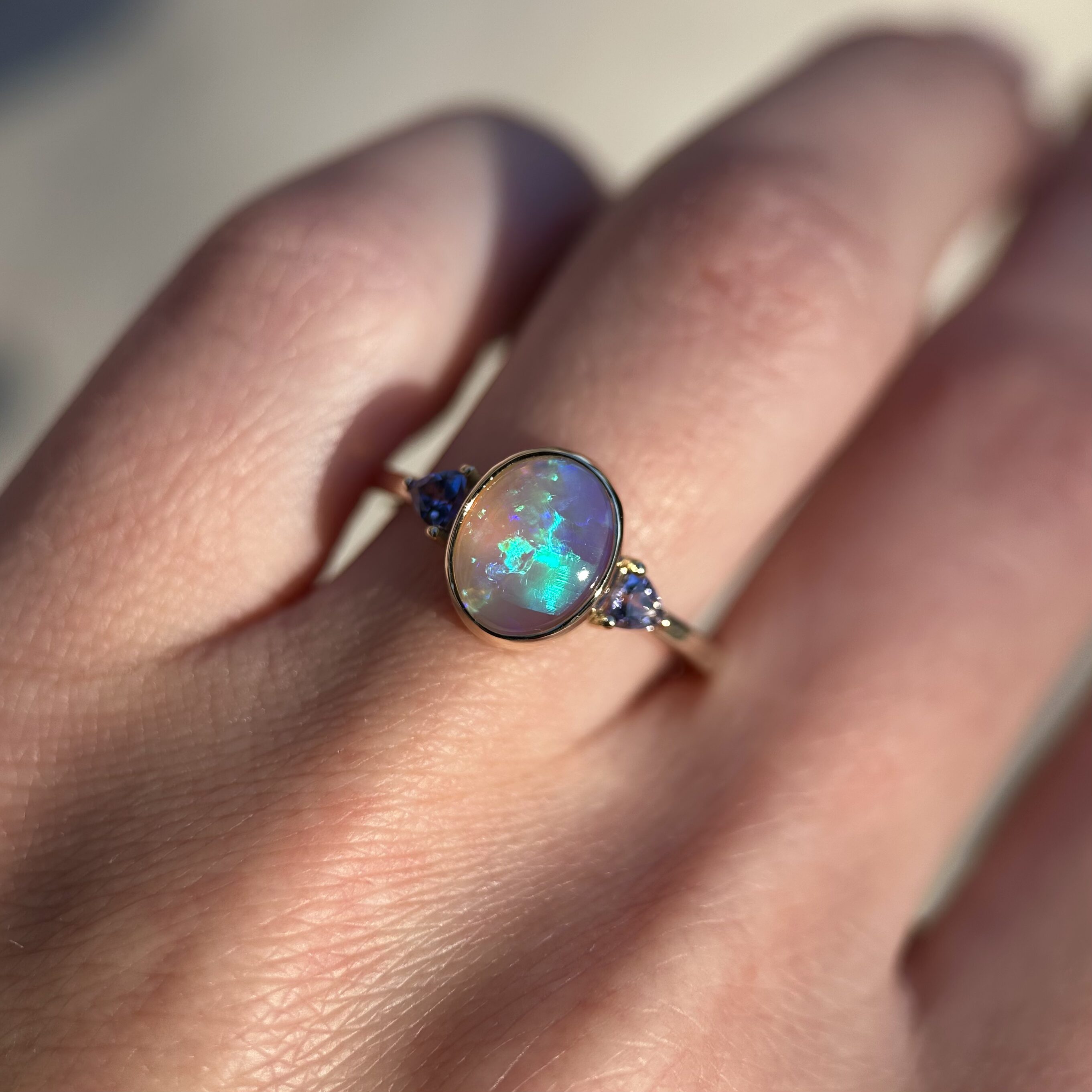 14K Yellow gold ring with Australian Crystal Opal and Tanzanites SZ 7 - Image 2