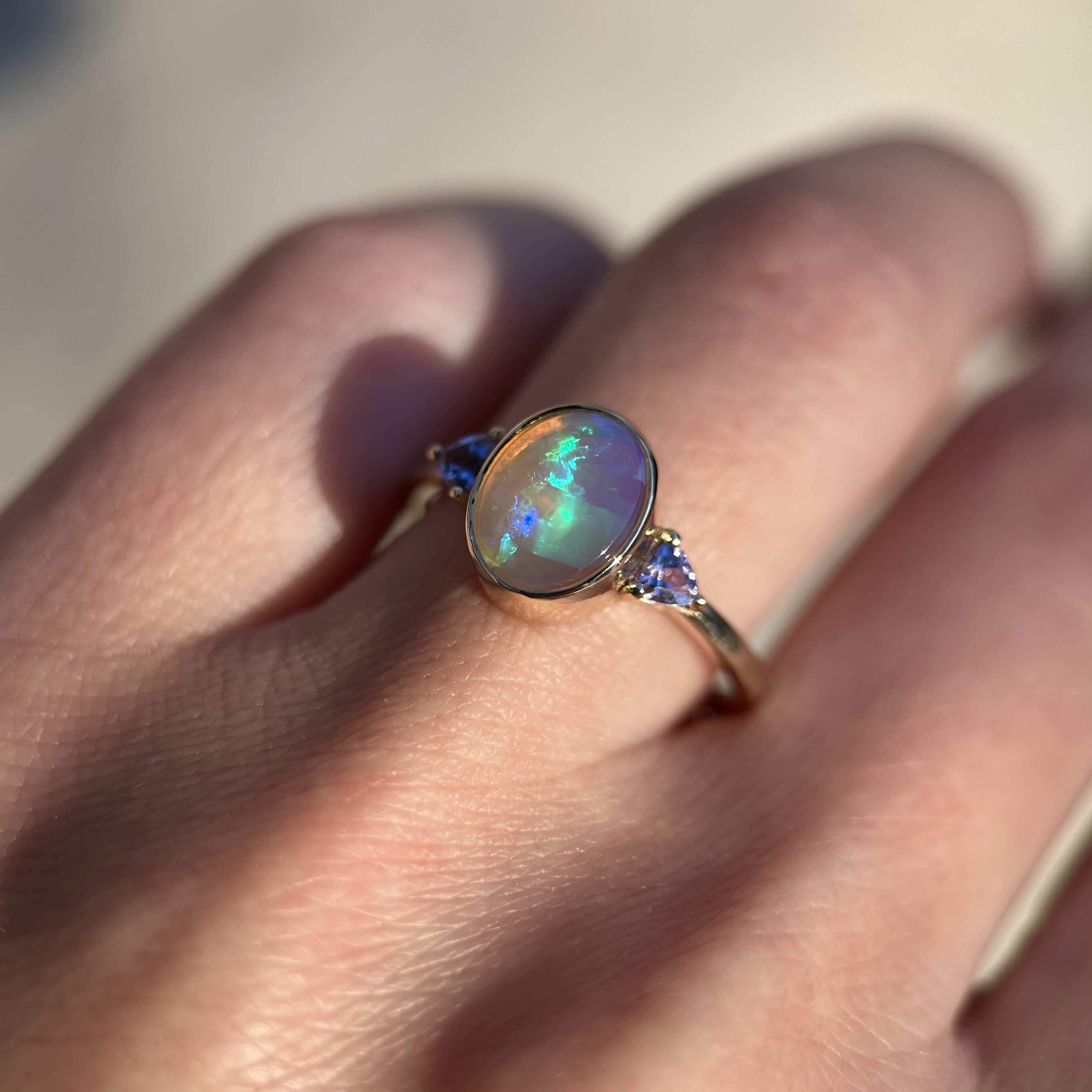 14K Yellow gold ring with Australian Crystal Opal and Tanzanites SZ 7 - Image 4
