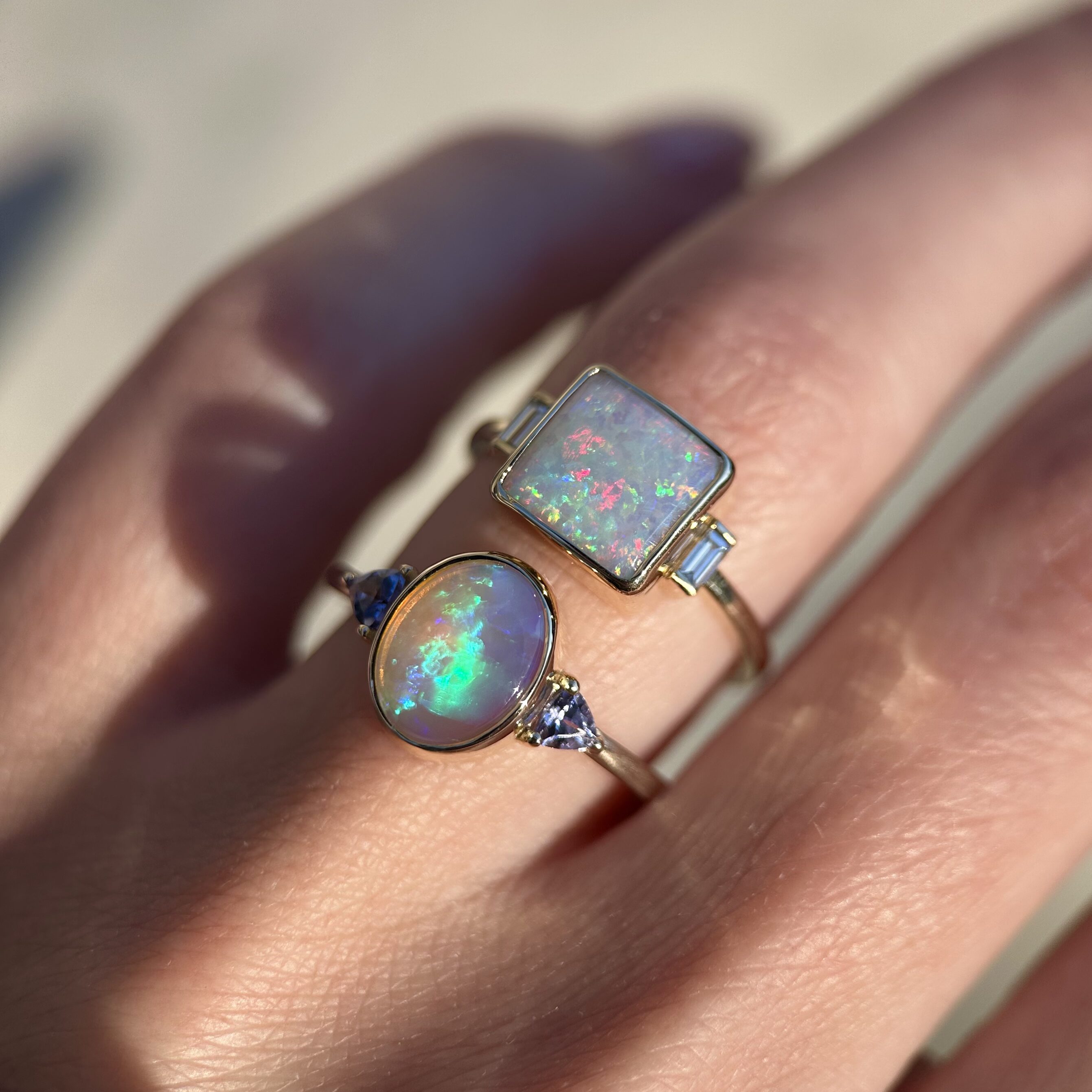 14K Yellow gold ring with Australian Crystal Opal and Tanzanites SZ 7 - Image 7