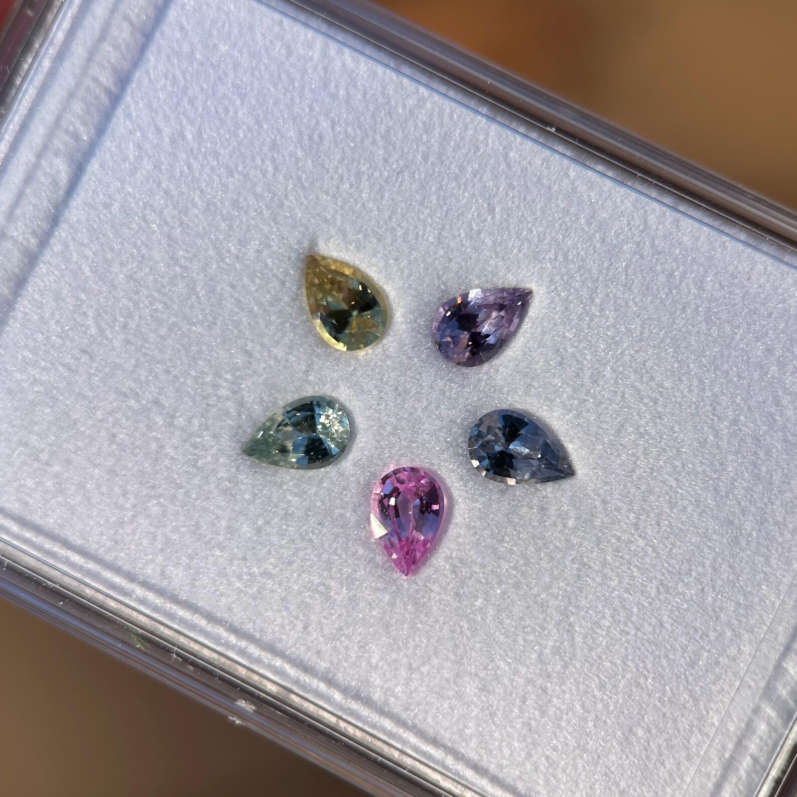 Custom-made 14K Yellow gold Aurora ring with Sapphire and Diamonds - Image 5