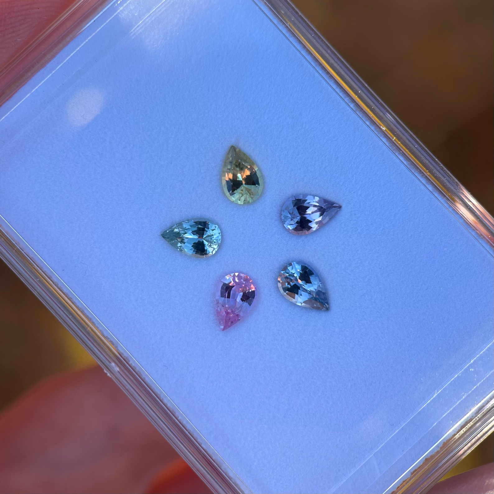 Custom-made 14K Yellow gold Aurora ring with Sapphire and Diamonds - Image 8