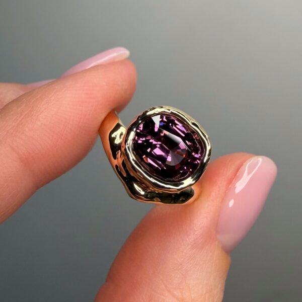 14K Molten Gold ring with Purple Orchid Spinel SZ 5.25