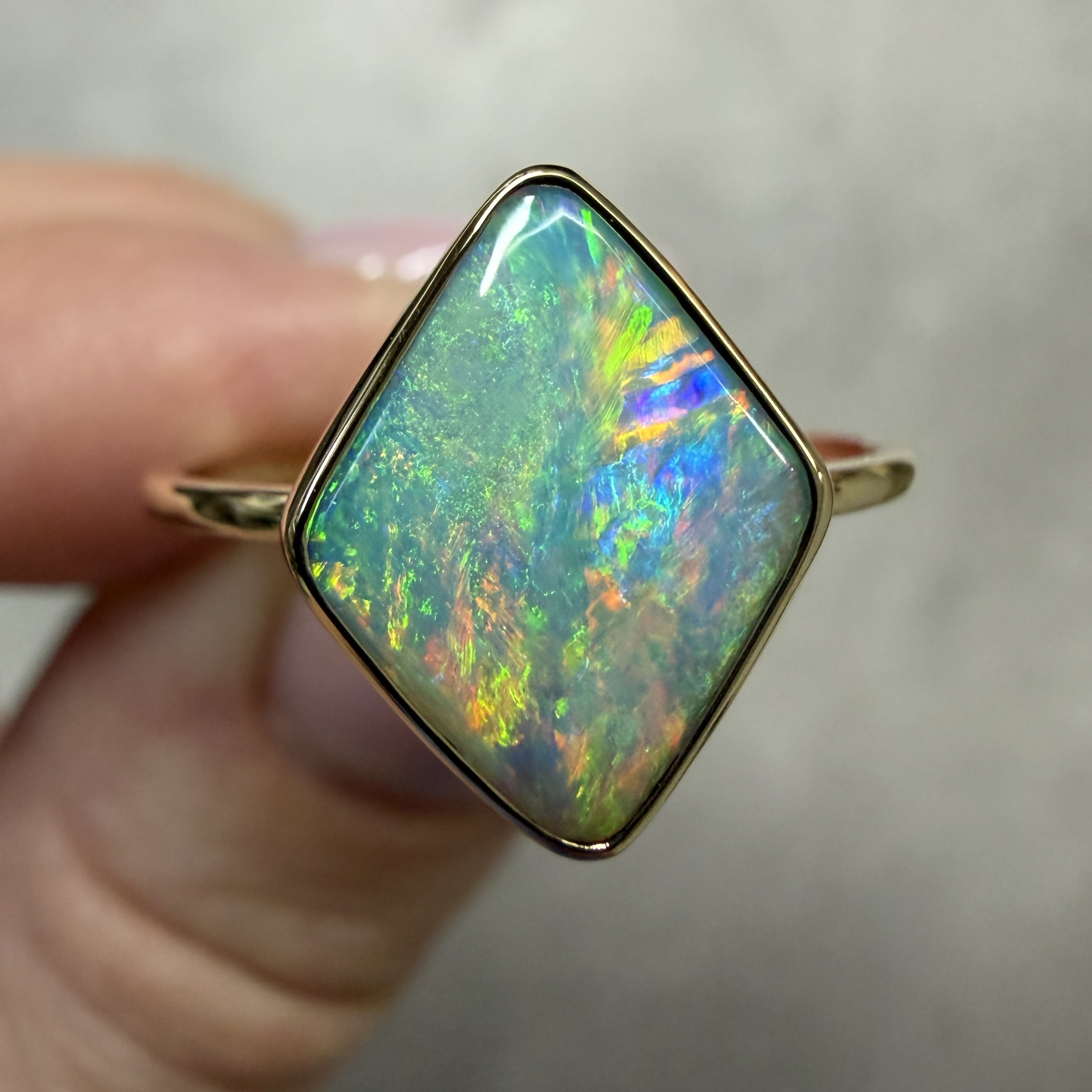 14K Yellow gold ring with Australian Crystal Opal SZ 7 - Image 5