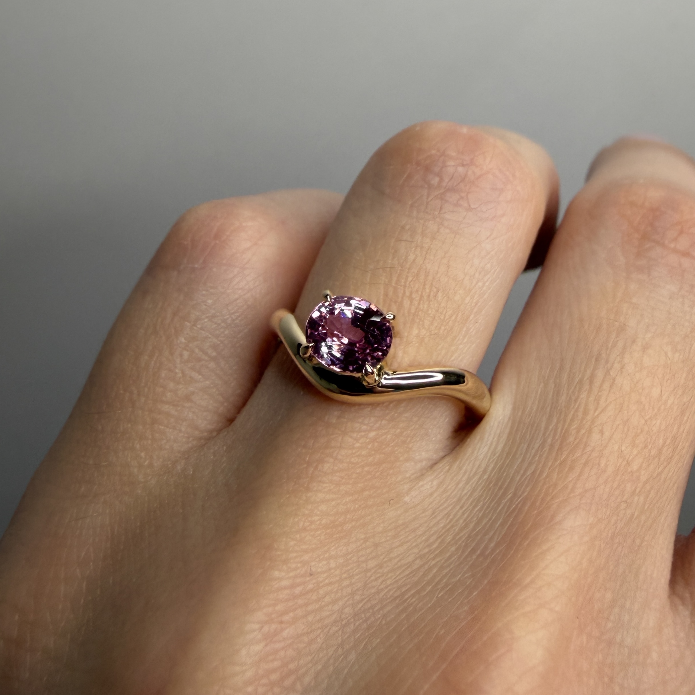 Custom-made 14K Yellow Gold Caia Mini ring with Sapphire - Image 6