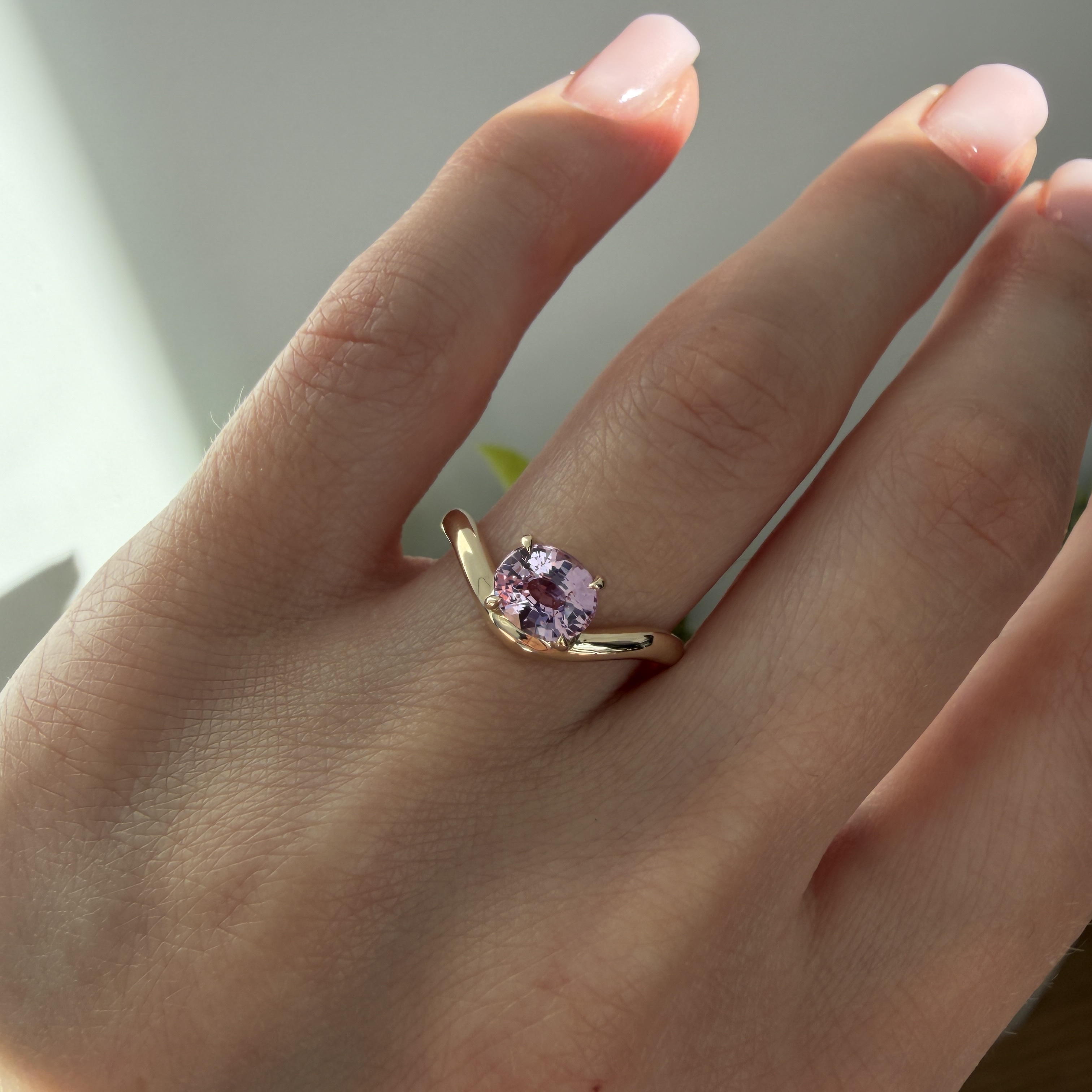 Custom-made 14K Yellow Gold Caia Mini ring with Sapphire - Image 5